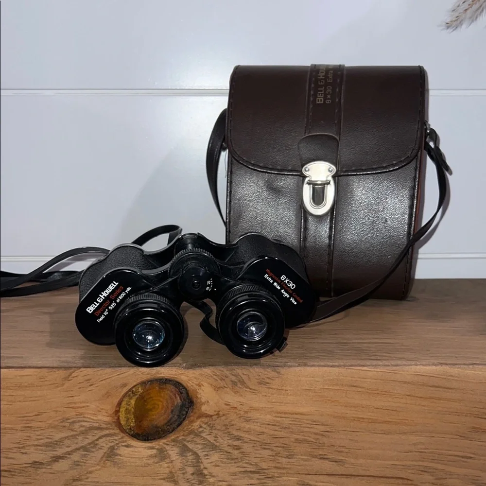 Vintage Bell & Howell 8 X 30 Binoculars with Brown Leather Case - Picture 1 of 16
